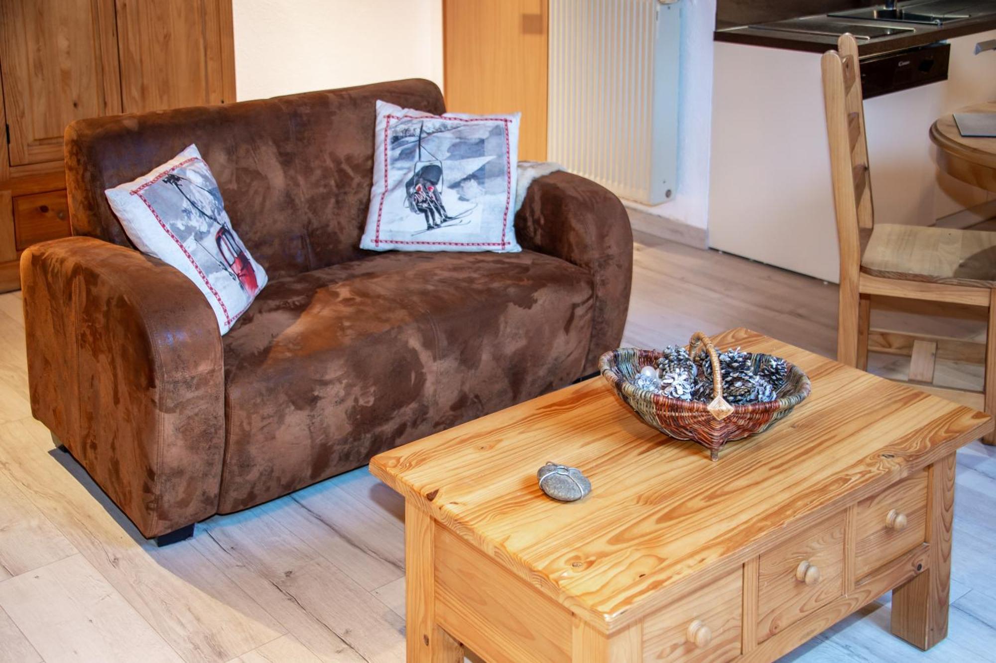 "La Combe Fleurie" Appartements & Chambres Saint-Bonnet-en-Champsaur Quarto foto